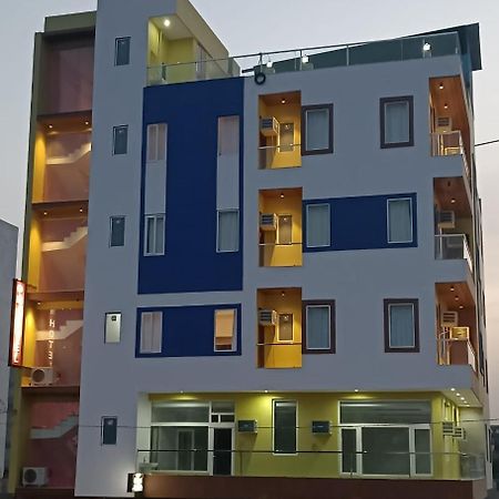 Om Hotel Rohtak Экстерьер фото